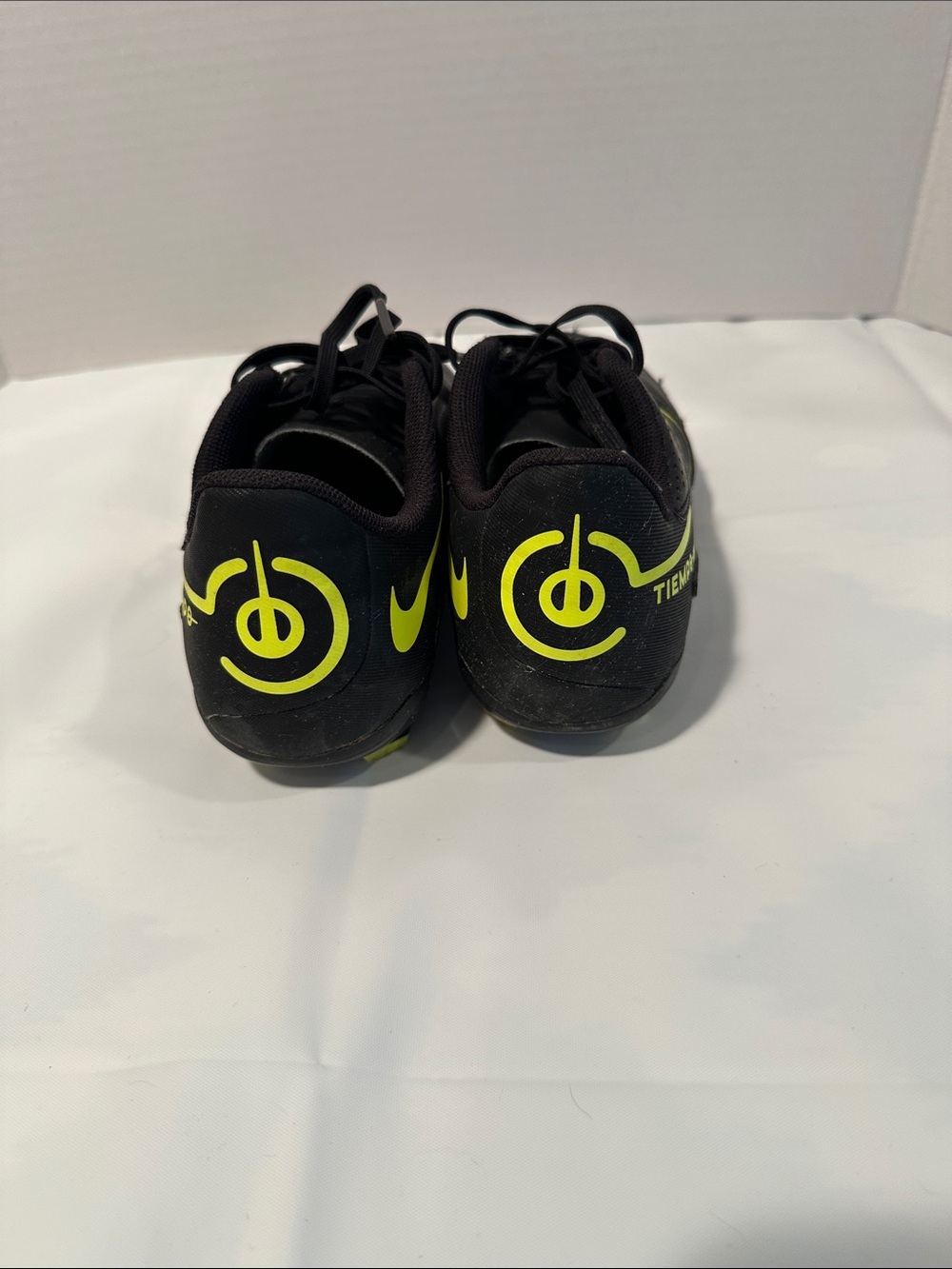 Nike Kids Black Soccer Cleats with Neon Yellow Swoosh size 5Y - Picture 6 of 10
